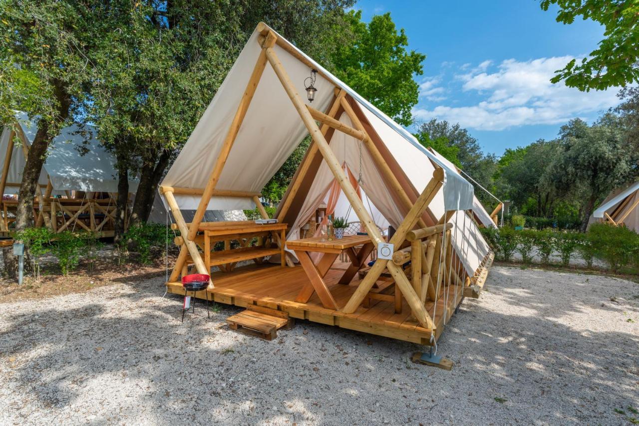 Eco Glamping- Fkk Nudist Camping Solaris Porec Exterior photo