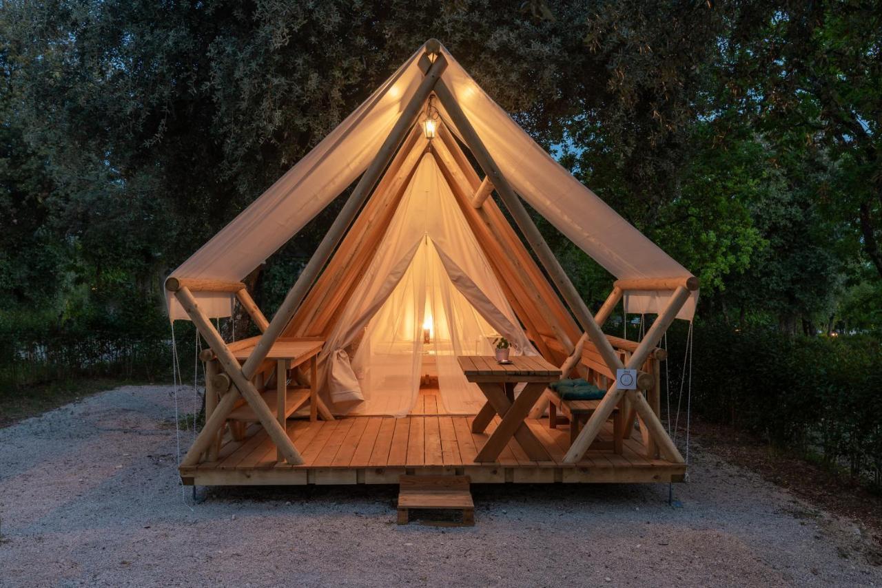 Eco Glamping- Fkk Nudist Camping Solaris Porec Exterior photo