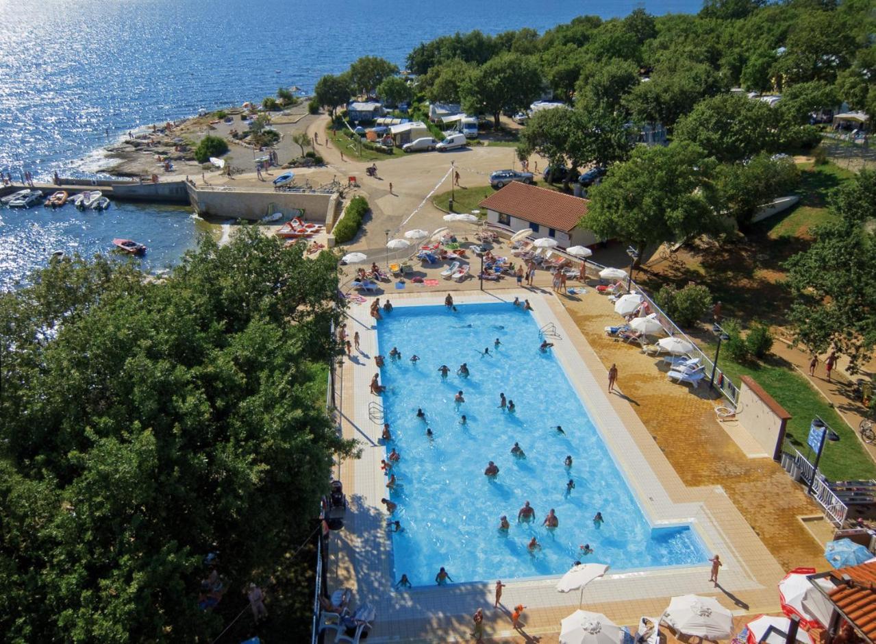 Eco Glamping- Fkk Nudist Camping Solaris Porec Exterior photo